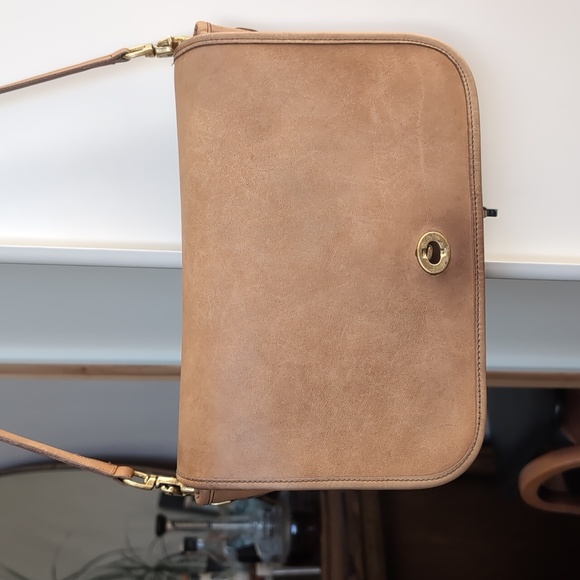 Vintage Coach Convertable Clutch, Taupe/Putty, NYC - Picture 15 of 15